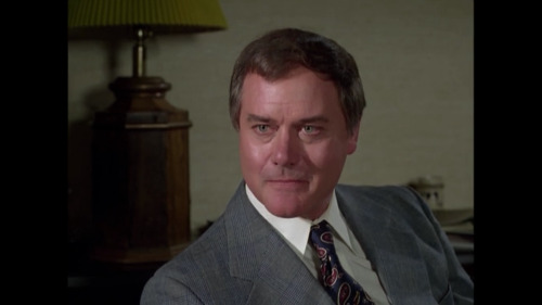 Larry Hagman guest starring on the Rockford Files “Forced Retirement” and getting defeat