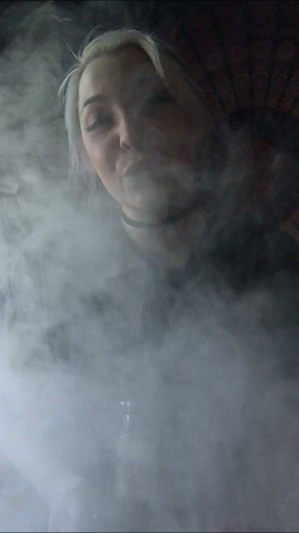 spookybongbby:Cannabis cloud