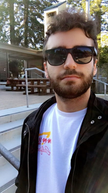 gaymadridboy:    I love men with a beard (Part 2227)