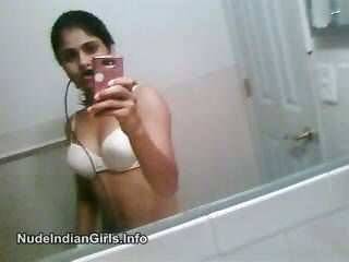 Sex Indian Girl Nude in Bathroom Taking her Self pictures