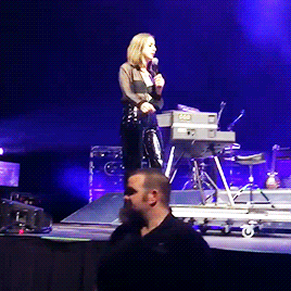 sersh:HAIM performing Found It In Silence (Alana on lead vocals) in Seattle, April 4th 2018You told 