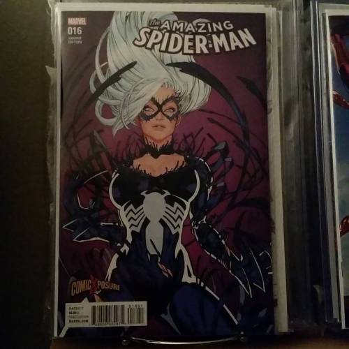 New comic arrival!! Black Cat x Venom variant cover from comicxposure!! Its so gorgeous #marvel #com