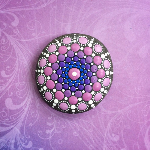 whimsy-cat:Painted mandala stones by Elspeth McLean. ( etsy / society6 / youtube )