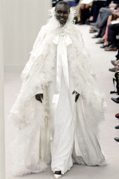 chloesevignies:alek wek as “the bride” at chanel haute couture s/s 2004
