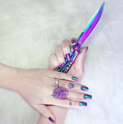 theundyinggirl:  tsukiyomo:not mine oooo pretty 