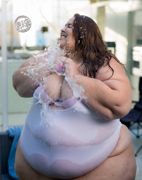 Come cool off with me!!   Boberry.BigCuties.com! 