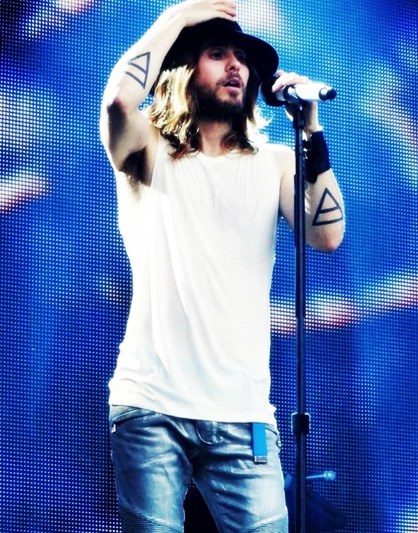hotjared:  Hat! Awnnn