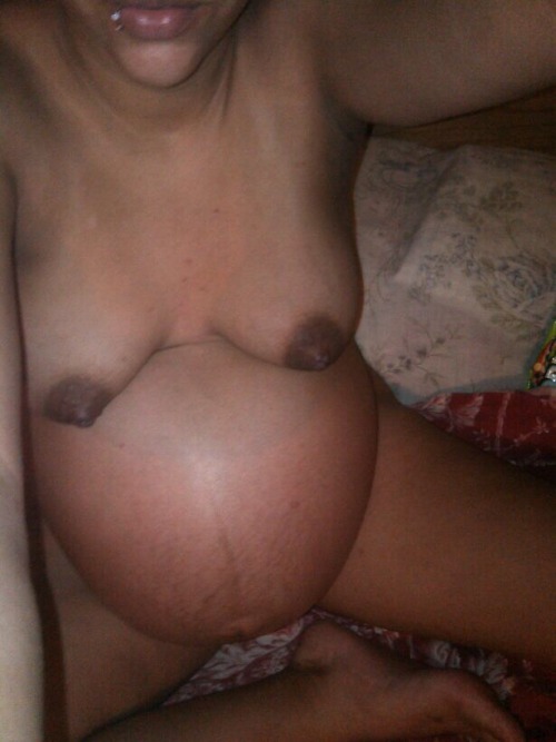 OMG this preggo is a fucking beauty, always horny and ready for cock… Like/Reblog