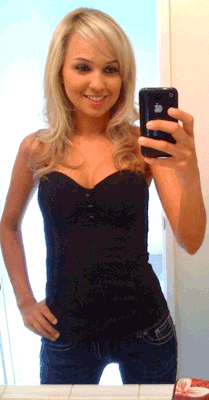 mrjsaddiction:  Selfie chick dressed undressed