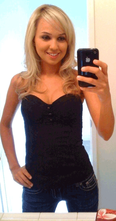 mrjsaddiction:  Selfie chick dressed undressed porn pictures