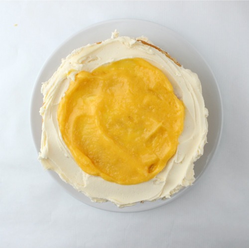 sweetoothgirl:  Lemon Sunshine Cake  