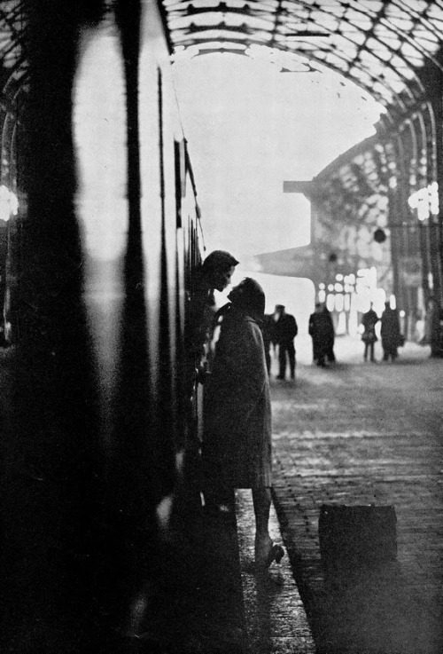 undr:Fred den Ouden. Kissing goodbye. Amsterdam. 1967