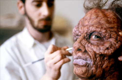 mrsalabamaworley:Jeff Goldblum getting in makeup on-set of The Fly (1986)