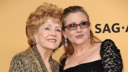 Weepingbouquettyphoon: Accras: Rest In Peace Carrie Fisher. Her Mom And Her  Wow