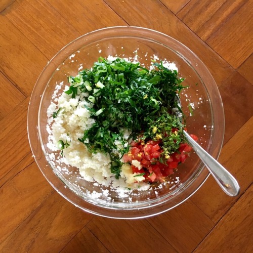 Cauliflower tabbouleh: cauli rice, parsley, mint, spring onion, tomato, cucumber, garlic, olive oil,