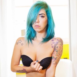 altmodelgirlcrush:  Caia Suicide