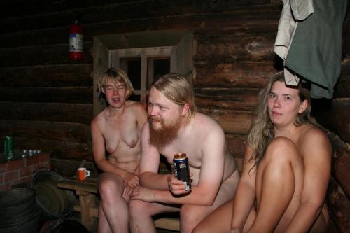 naturistelyon:  La cabane dans la forêt adult photos