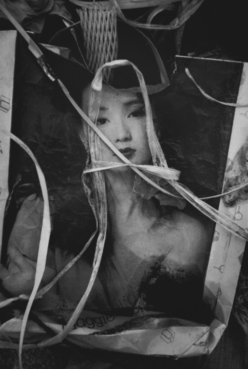 les-sources-du-nil:  Rong Rong 荣荣 1996 NO.9, 1996 From ‘Ruin Pictures’, 1996-1998
