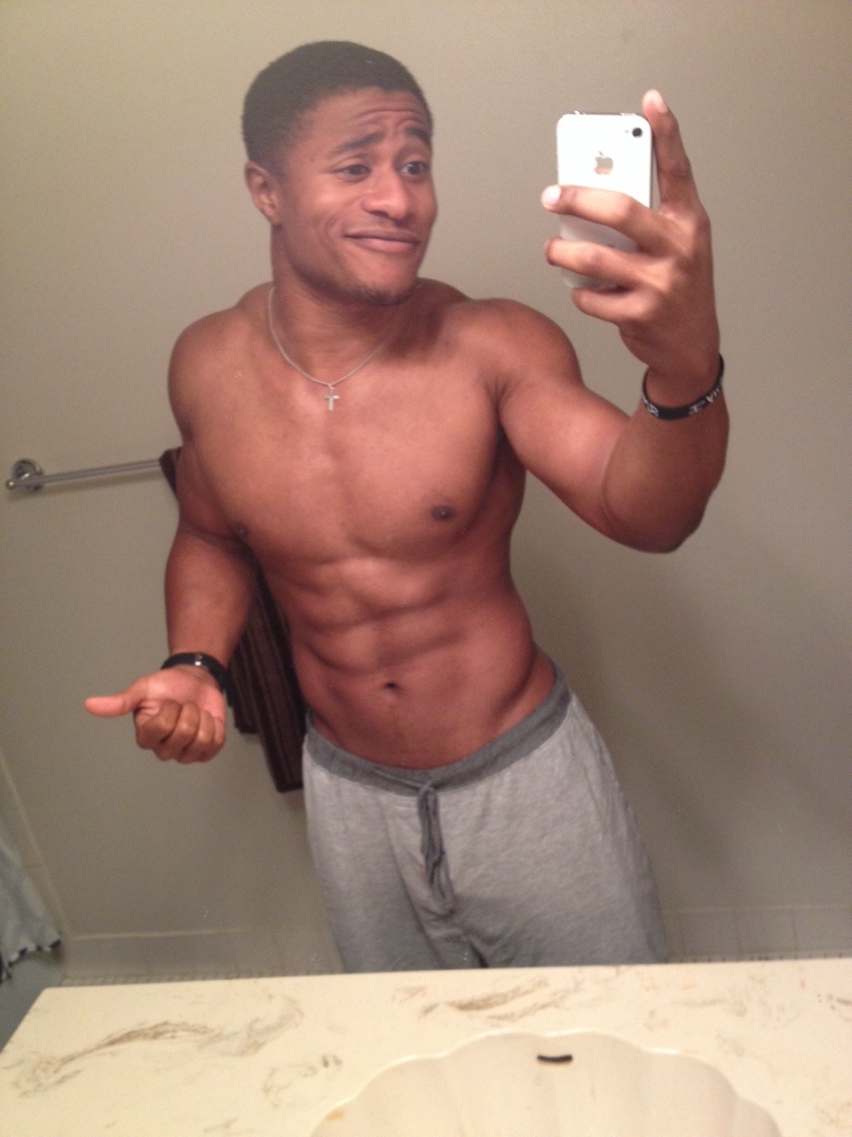 y0u-did-what:  Why did I take so many selfies that morning? Jesus…. I need a haircut