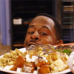 strivingking:  Niggas be looking at the pussy before they eat it like  