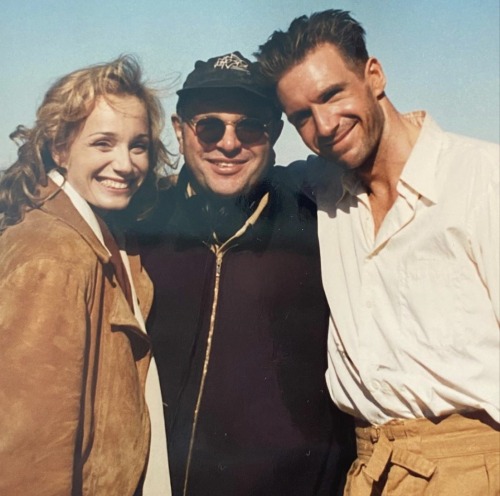 Kristin Scott Thomas, Director Anthony Minghella and Ralph Fiennes on the set of The English Patient