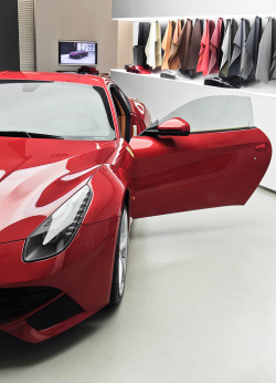 automotivated:  Ferrari F12berlinetta (by