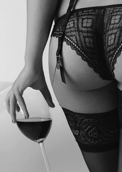 megandmrbig:  theboythatlovesgeekgirls:  megandmrbig:  theboythatlovesgeekgirls:  Mmmm Saturday night?  Only if it’s not too late (I really mean it); I have to be up for work at 7am :(  Pack something sexy Meg ;-x what time do u finish sat?  5:30  Mmm