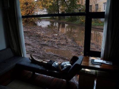 weirdrussians: This is the reason why Russians don’t install panoramic windows in their apartm