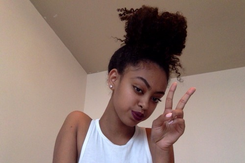 1993-till:  fortheloveofdf: When your bun is bigger than your head   💦