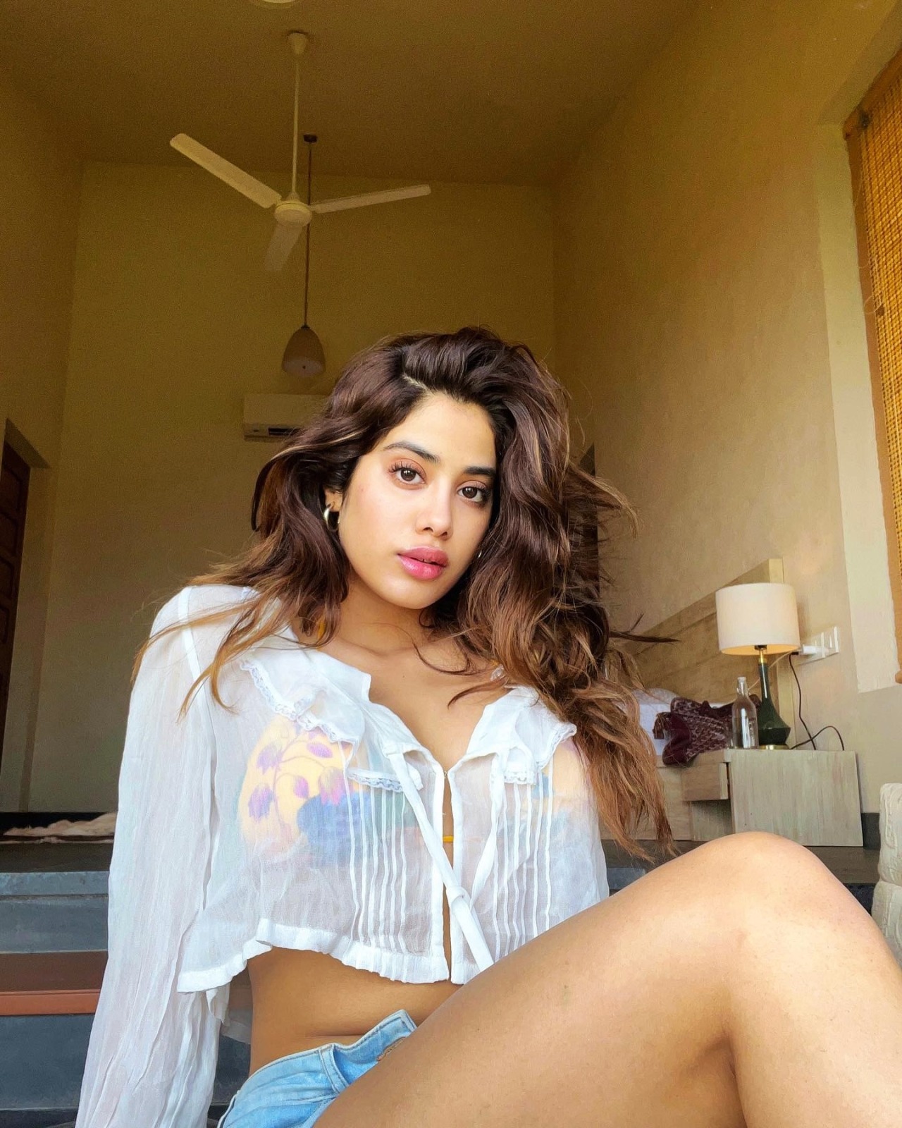 Janhvi Kapoor sexy pic