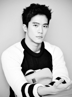 Ha Seok Jin 河錫辰