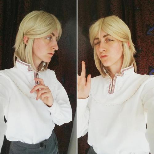 working on a howl cosplay for the cosplay competition at ncs !!