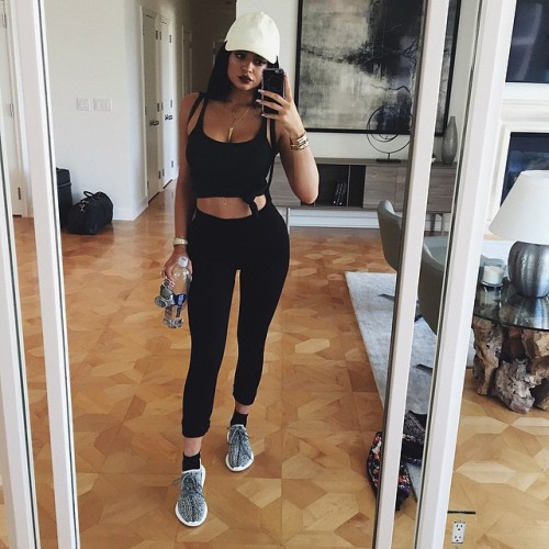 ultimatekimkardashian: kyliejenner: “Now out to do some gift shopping. My favorite thing to do