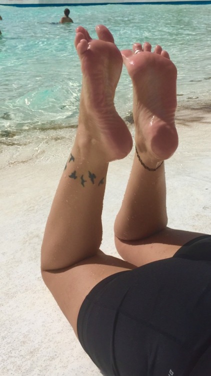 hotfeetandlegs