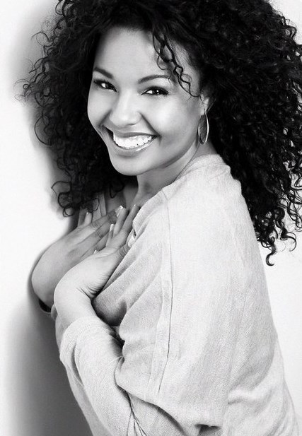 girlzwithcurves:  a gallery of loveliness……. Shi xoxo 