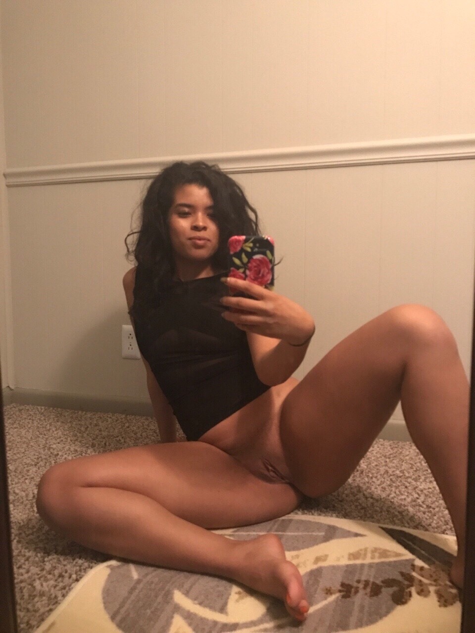 pussyconnoisseur6996:  Sexy Lil Thang 😉