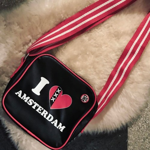 This bag is cute ♥️♥️♥️♥️♥️♥️♥️♥️♥️&h