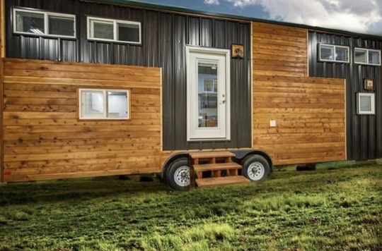 prefabnsmallhomes:  Tiny homes by Back Country Tiny Homes  Wow, gorgeous tiny home 