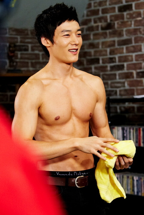 pervingonkpop:  No but excuse the fuck outta yourself. I’m done.