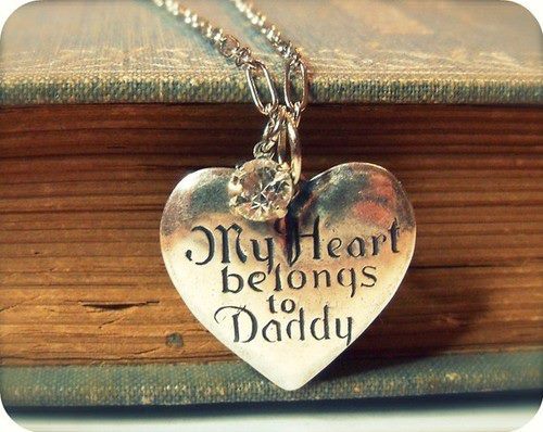 mylipsbelongtoyou:  sh7774:  They grow up fast. Teach them well  Daddy teaches me