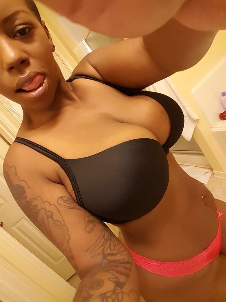 nuffsed69:  Thick Ebony MILF 😀  Yes lawddddd
