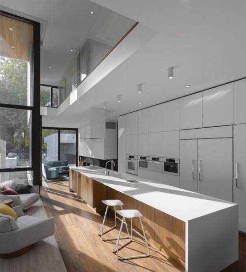 fineinteriors:Moore Park Residence, Toronto by Drew Mandel Architects.