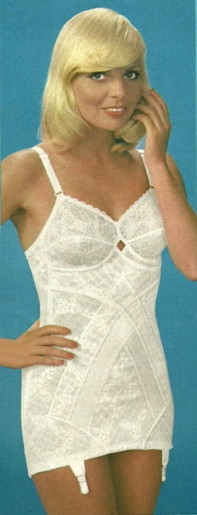 corseletteconnoisseur:Wonderful vintage corselette.