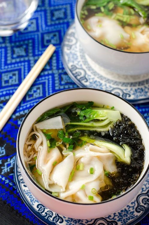 alwayssaltymiracle:Wonton Soup  Omnivore’s Cookbook.com