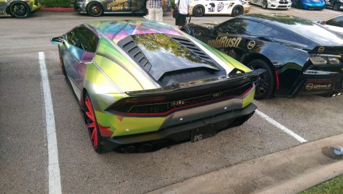 sexybeautifulcars: awesome–cars: Backside of a Lamborghini Huracan with a cool wrap! [2688x152