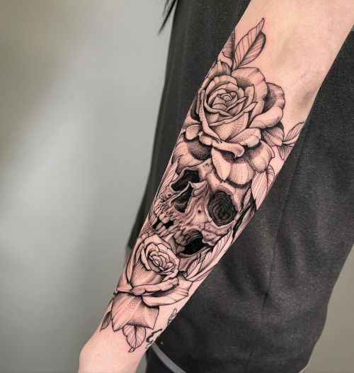 Robbie Pina blackw;flower;skull