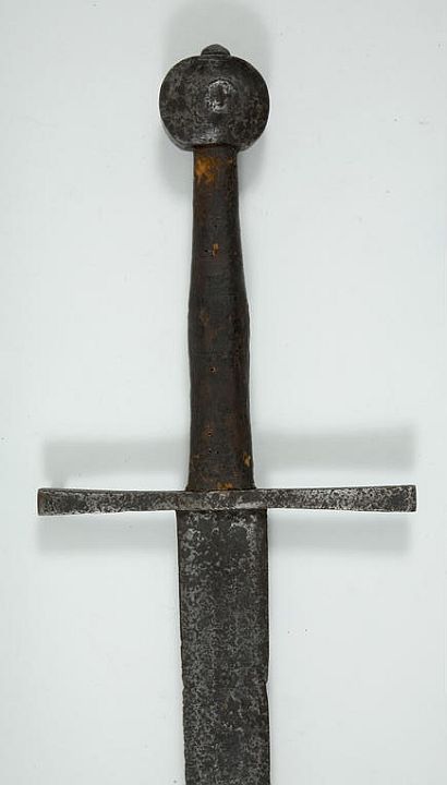 art-of-swords:Hand-and-a-half SwordDated: circa 1250 — 1350Place of Origin: GermanyMedium: steel, co