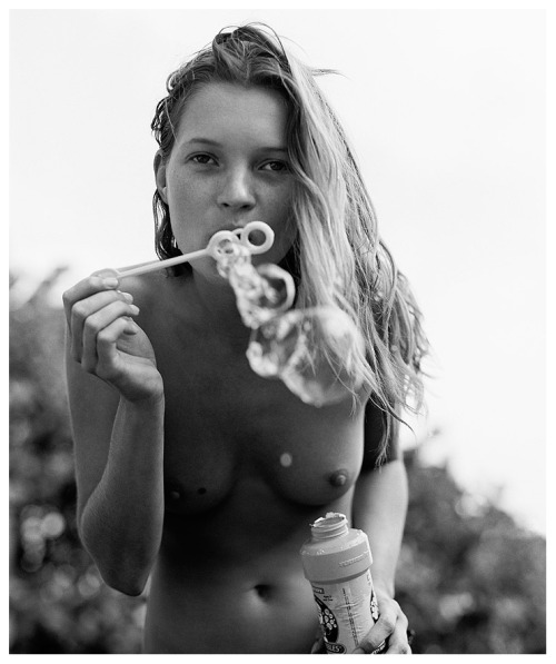 Porn atmuse:  Kate Moss by Bruce Weber  photos