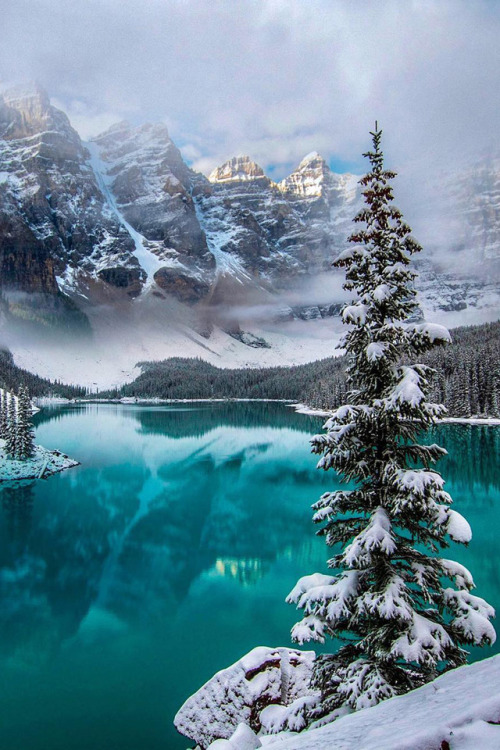 Moraine Lake in Canada by Robin Laurenson | WAV