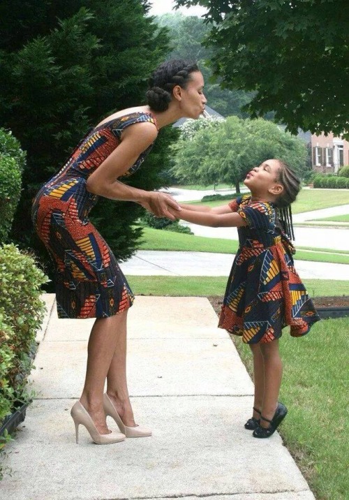 youngblackandvegan:just the cutest!black mommy daughter excellence